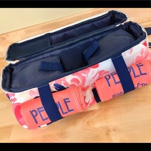 Wine travel cooler with two reusable napkins!